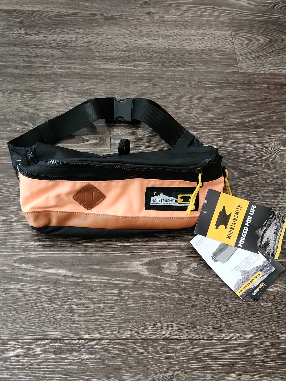 Mountainsmith Trippin Lil' Fanny Pack, Salmon BRAND NEW